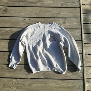 Grey vintage 90s sweatshirt with‎ a relaxed fit